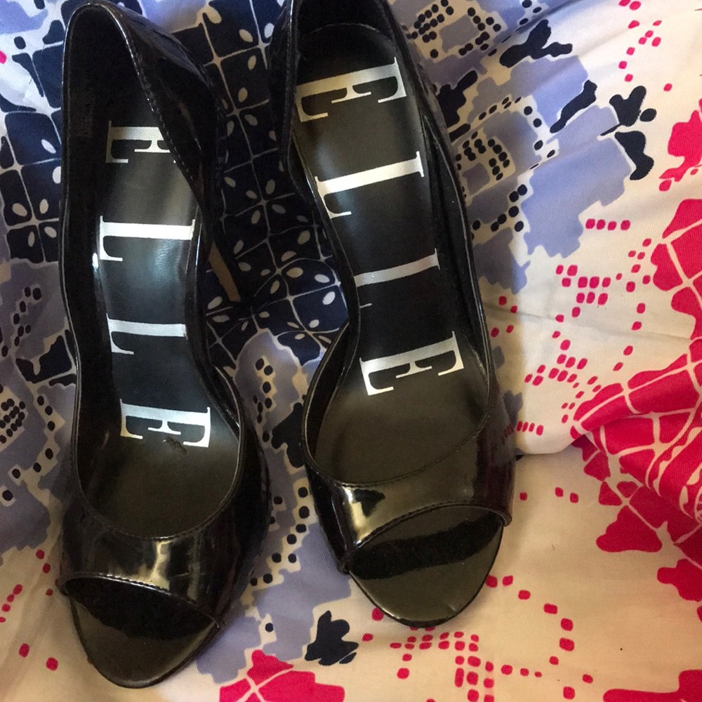 Elle Black heels